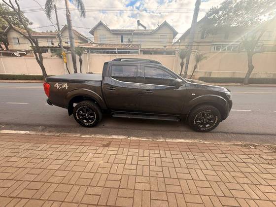 NISSAN FRONTIER 2.3 16V TURBO DIESEL ATTACK CD 4X4 AUTOMÁTICO NISSAN FRONTIER 2.3 16V TURBO DIESEL ATTACK CD 4X4 AUTOMÁTICO